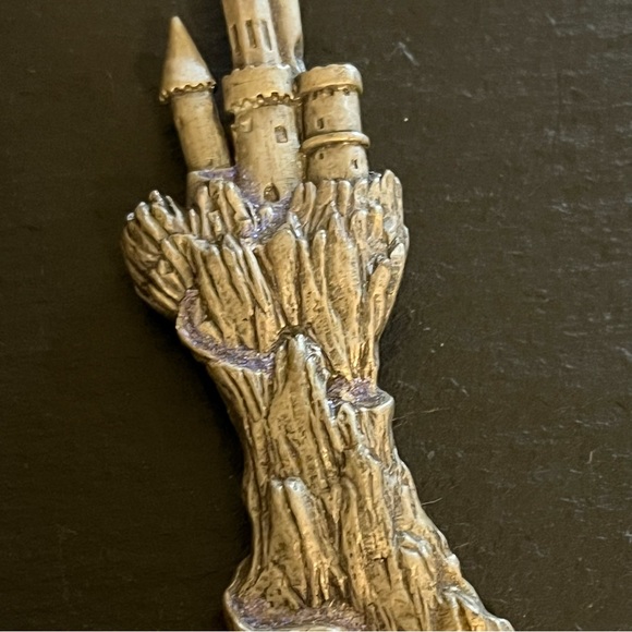 Vintage JJ Jonette Marked Jewelry Pewter Castle Glitter Accent Brooch - Picture 8 of 10